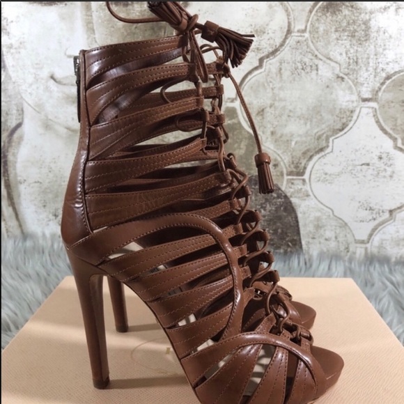 PRADA - Picture 9 of 10